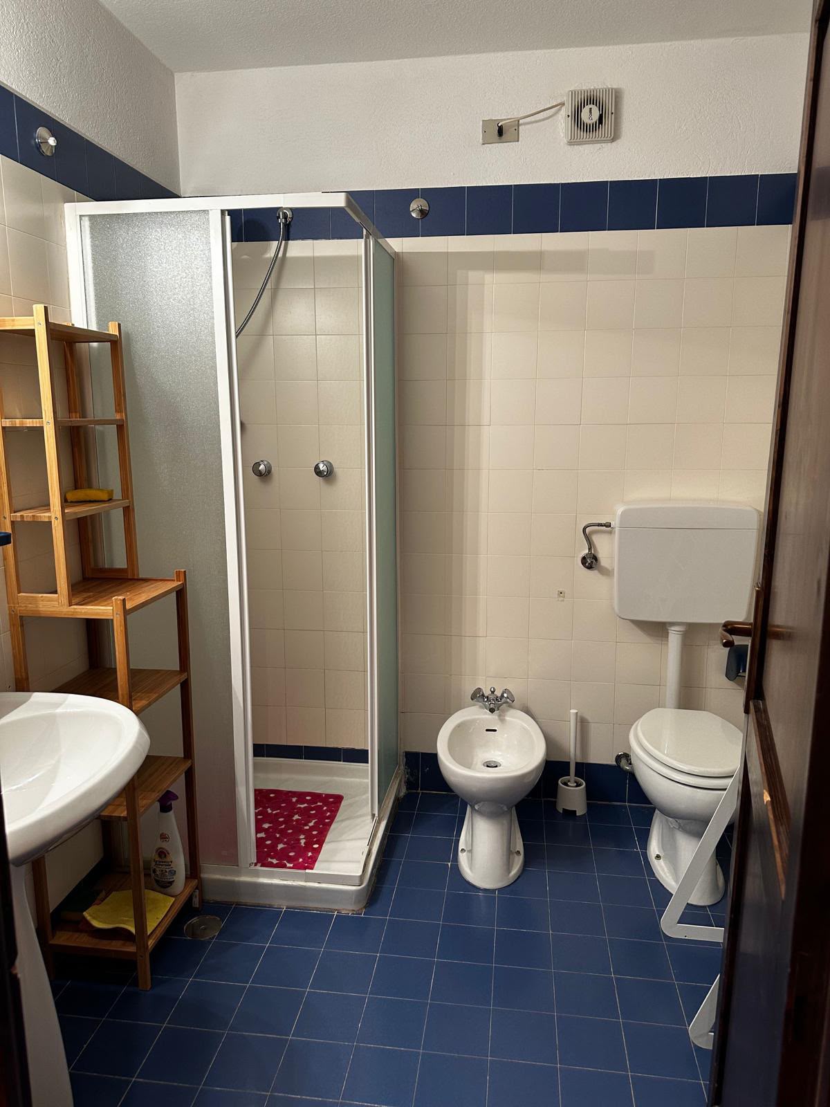 G11 · Bagno con doccia